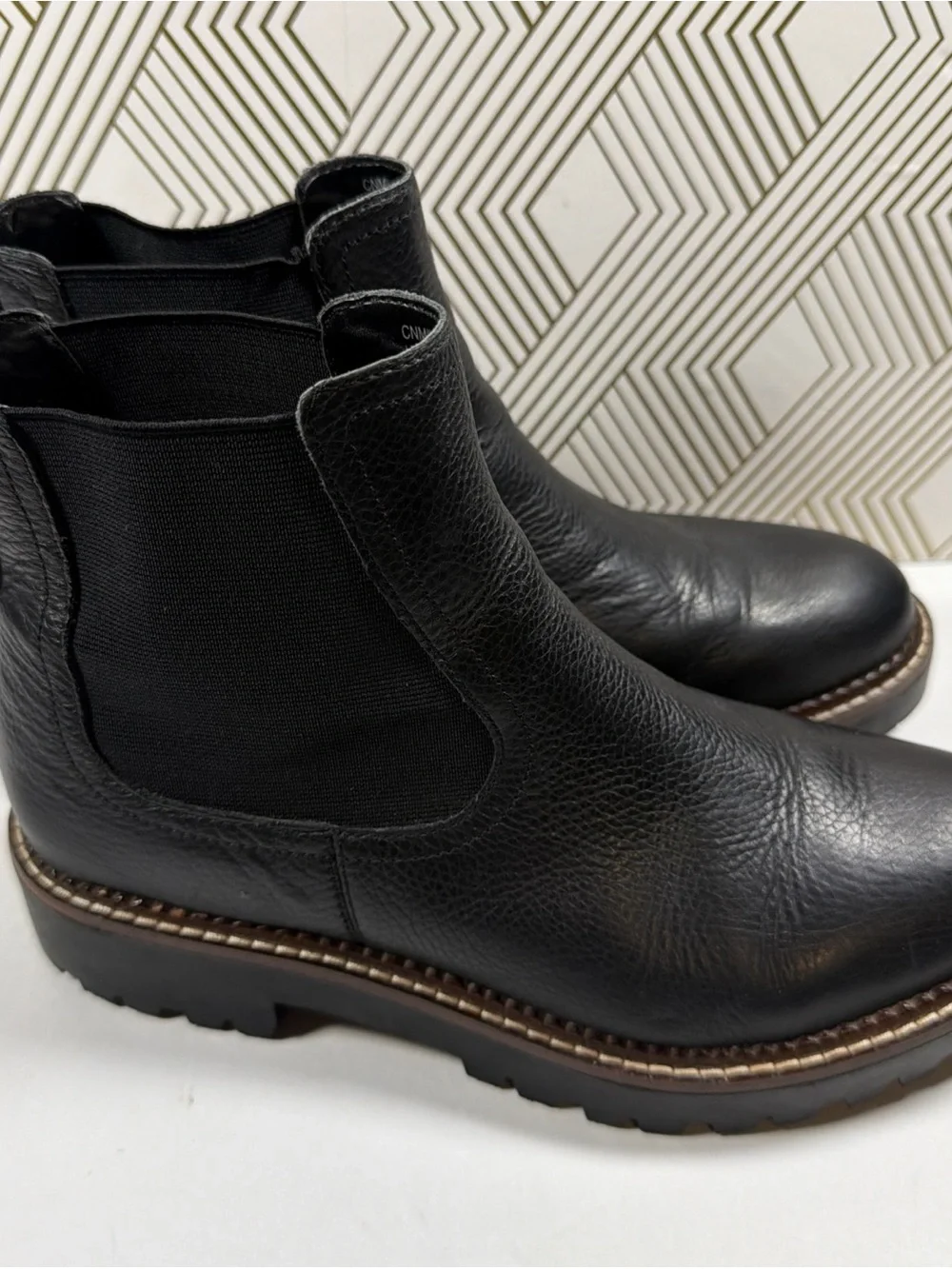 Calson women’s Black Leather Chelsea Lug Boots - Classic Pull-On Style